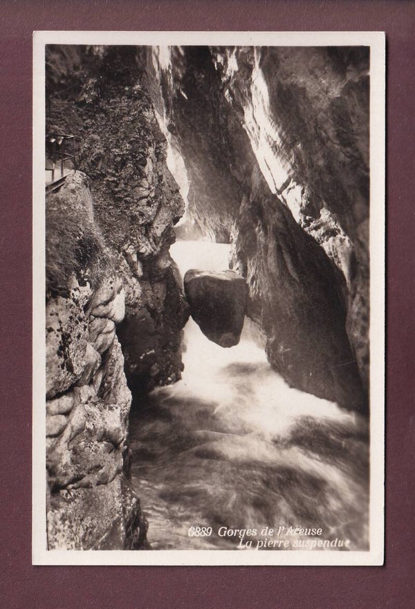 GORGES DE L'AREUSE - La Pierre suspendue