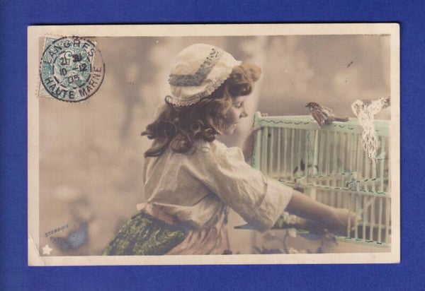 ENFANT - Jeune fille et oiseau