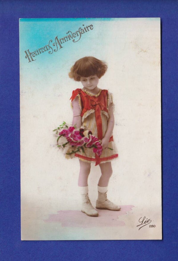 ENFANT - Jeune fille et fleurs