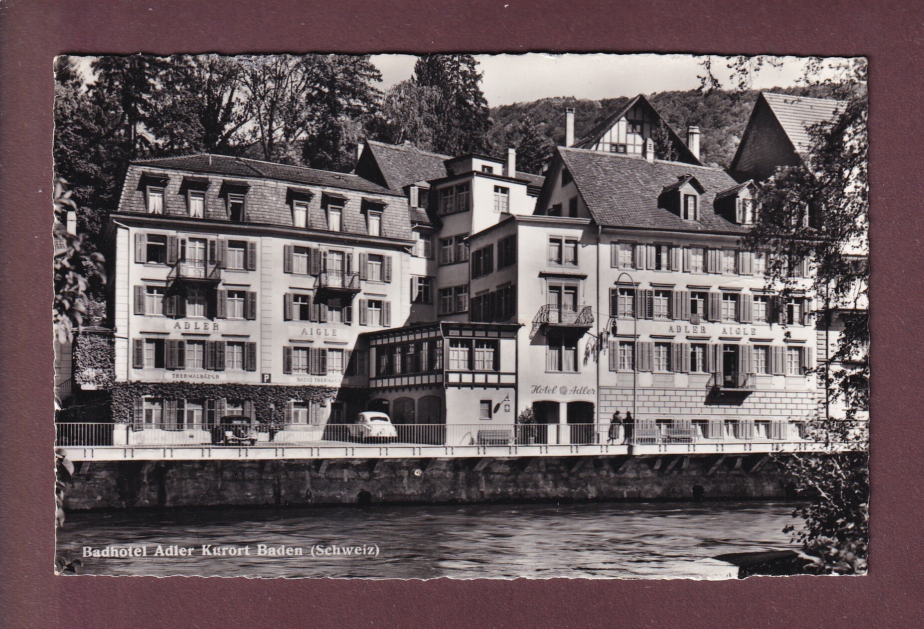 BADEN - Badhotel Adler - Auto - 1958 // Falte //
