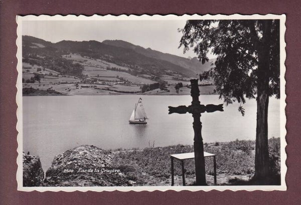 LAC DE LA GRUYERE - Croix et voilier