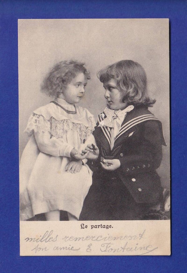 ENFANT - Joli petit couple - Le partage