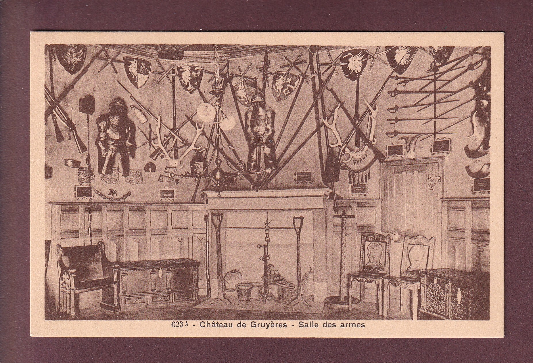 CHÂTEAU DE GRUYERES - Salle des armes
