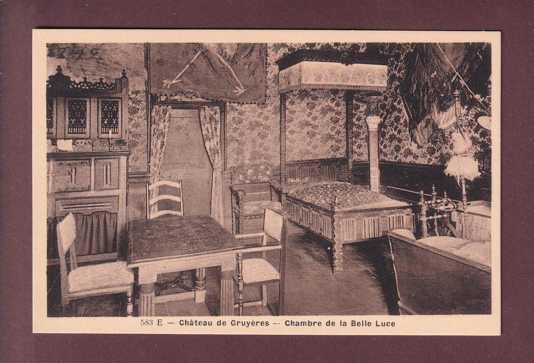 CHÂTEAU DE GRUYERES - Chambre de la Belle Luce
