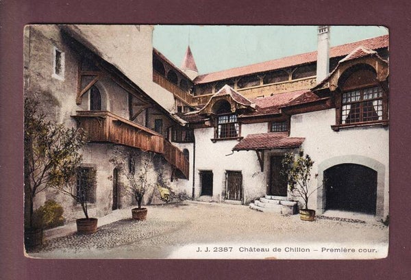Château de CHILLON - Première Cour