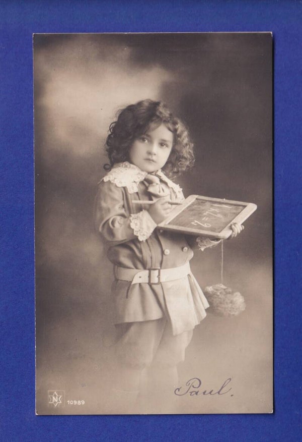 ENFANT - Jeune garçon écolier