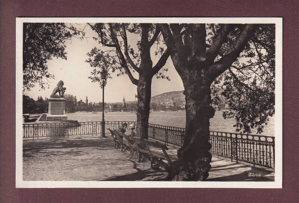 ZÜRICH - Löwendenkmal - Leute