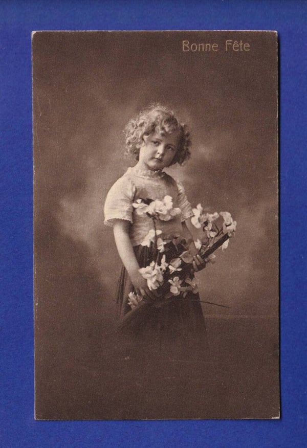ENFANT - Jeune fille et fleurs
