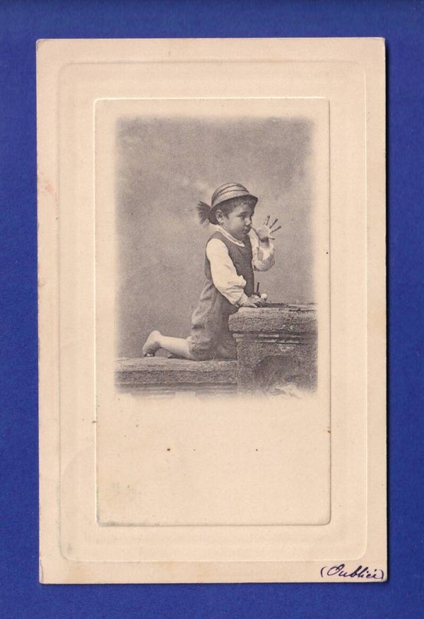 ENFANT - Grimace de petit garçon