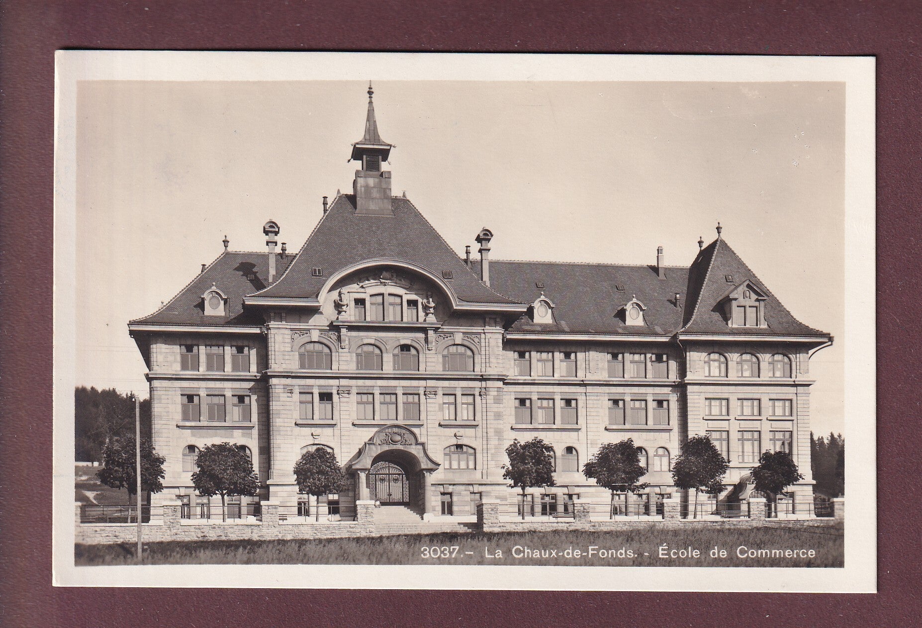 LA CHAUX-DE-FONDS - Ecole de Commerce