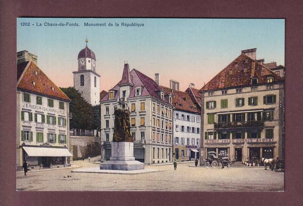 LA CHAUX-DE-FONDS - Monument de la République - Enseignes