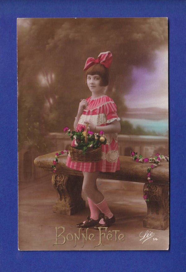ENFANT - Jeune fille et fleurs - Bonne Fête