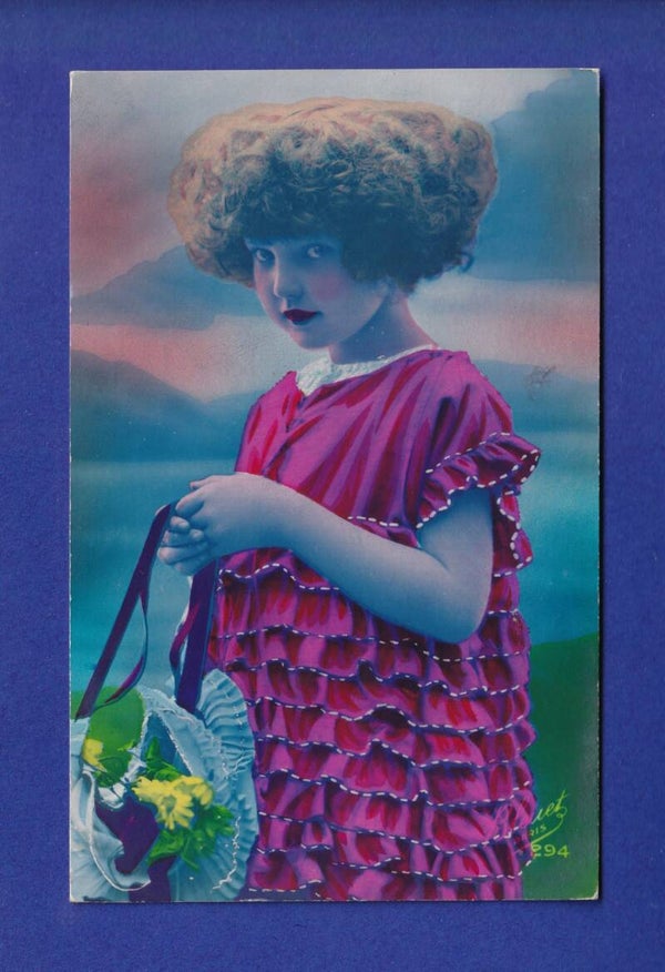 ENFANT - Jeune fille et fleurs