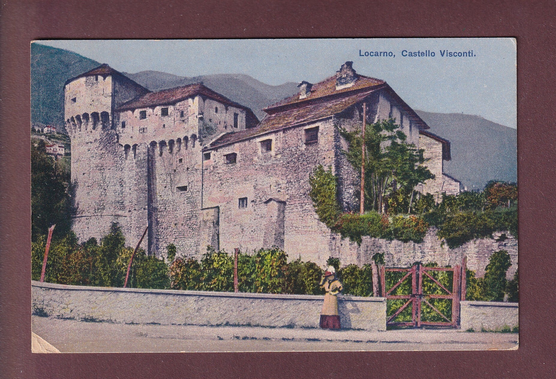 LOCARNO - Castello Visconti // coin abimé //