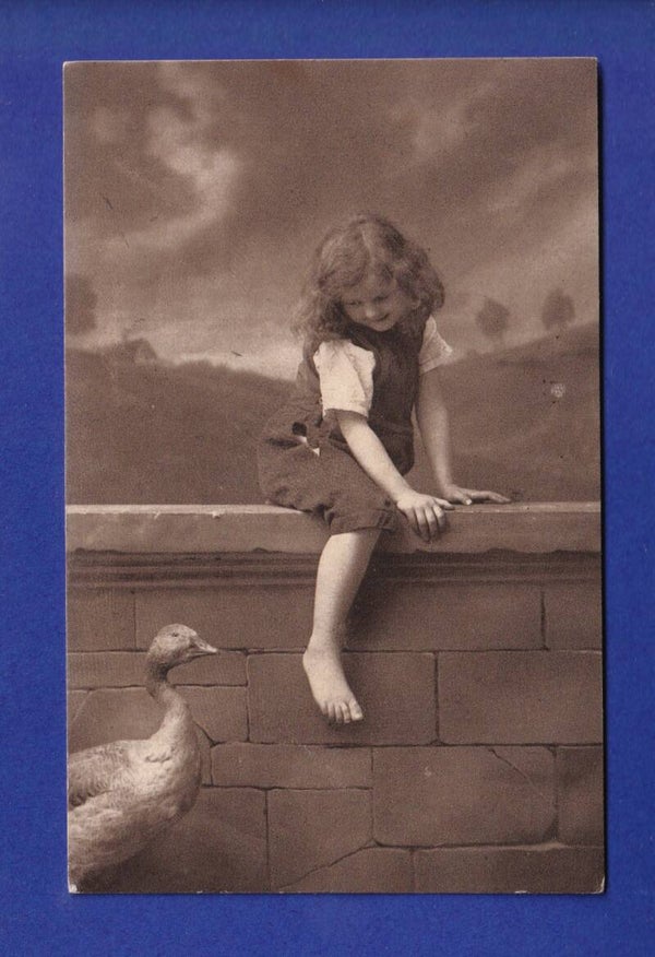 ENFANT - Jeune fille et oie