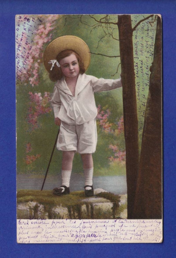 ENFANT - Jeune fille et fleurs
