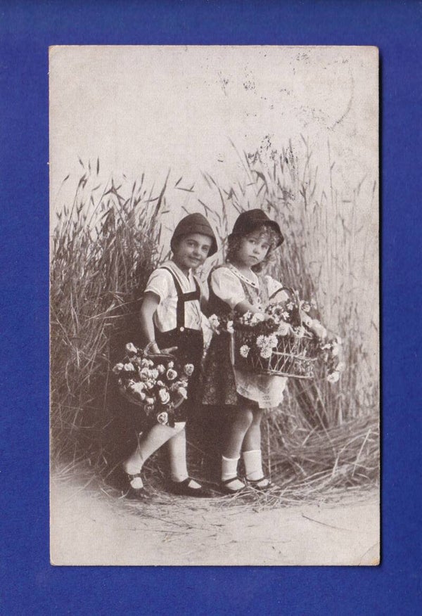 ENFANT - Joli petit couple et fleurs