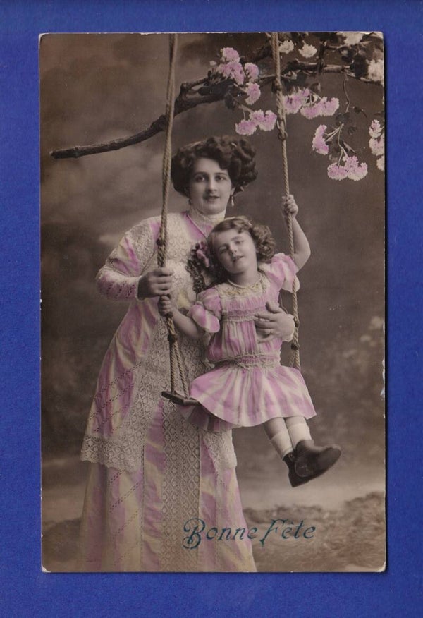 ENFANT - Balançoire avec maman - Bonne Fête // pli //