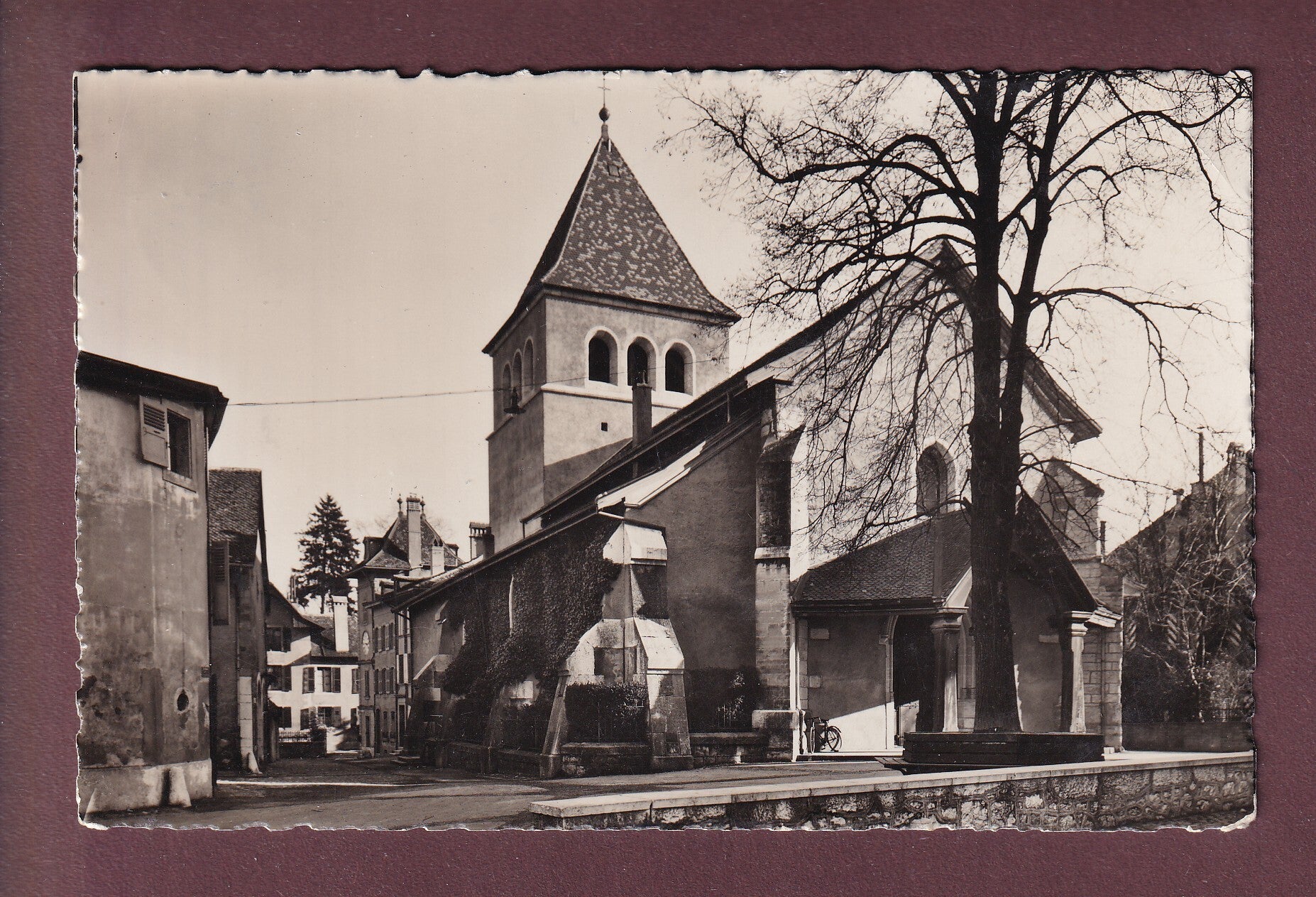 NYON - Eglise protestante - 1938 // pli d'angle //