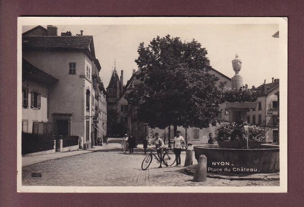 NYON - Place du Château  - Enfants - 1925