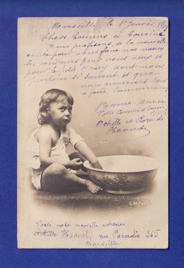 ENFANT - Photo - La toilette // pli //
