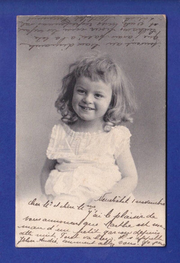 ENFANT - Portrait de jeune fille