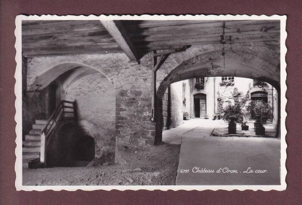 Château d'ORON - La Cour