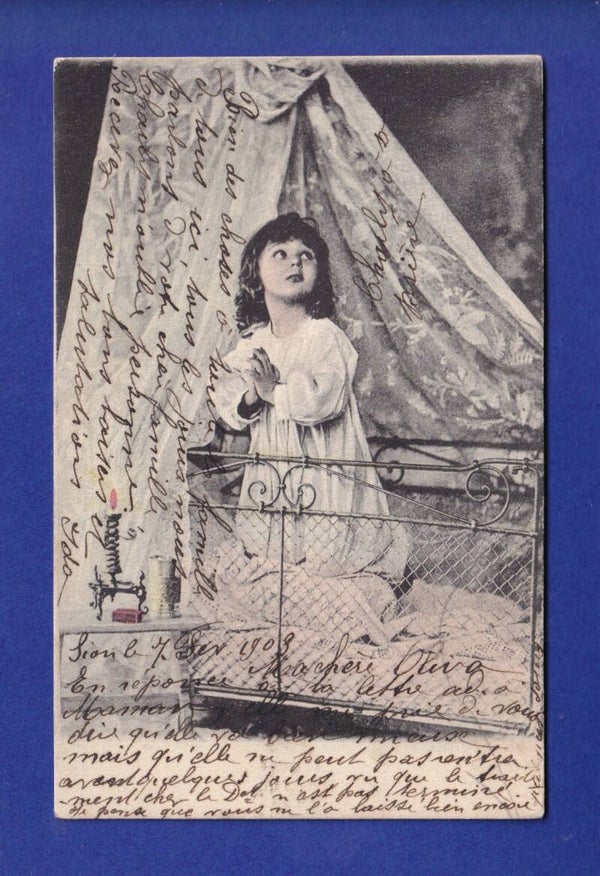 ENFANT - Petite fille qui prie