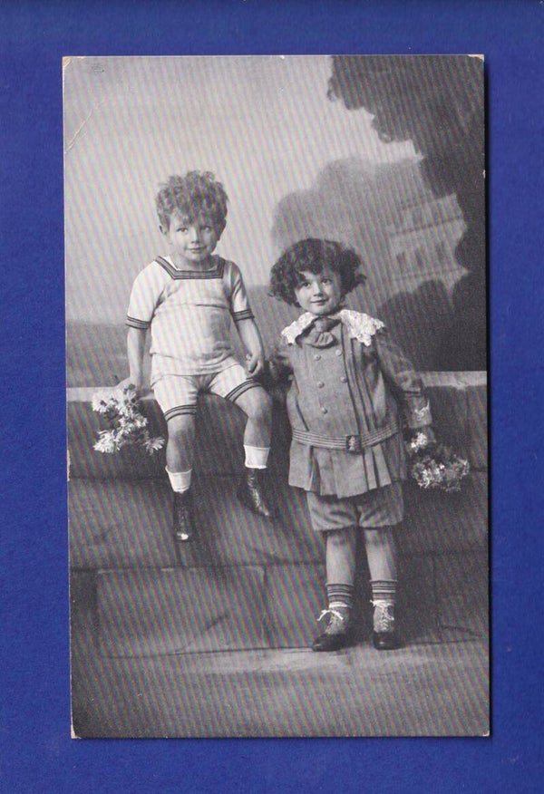 ENFANT - 2 jeunes garçons