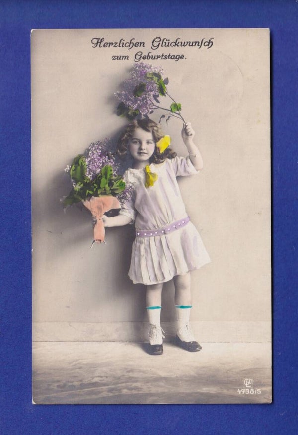 ENFANT - Jeune fille et fleurs