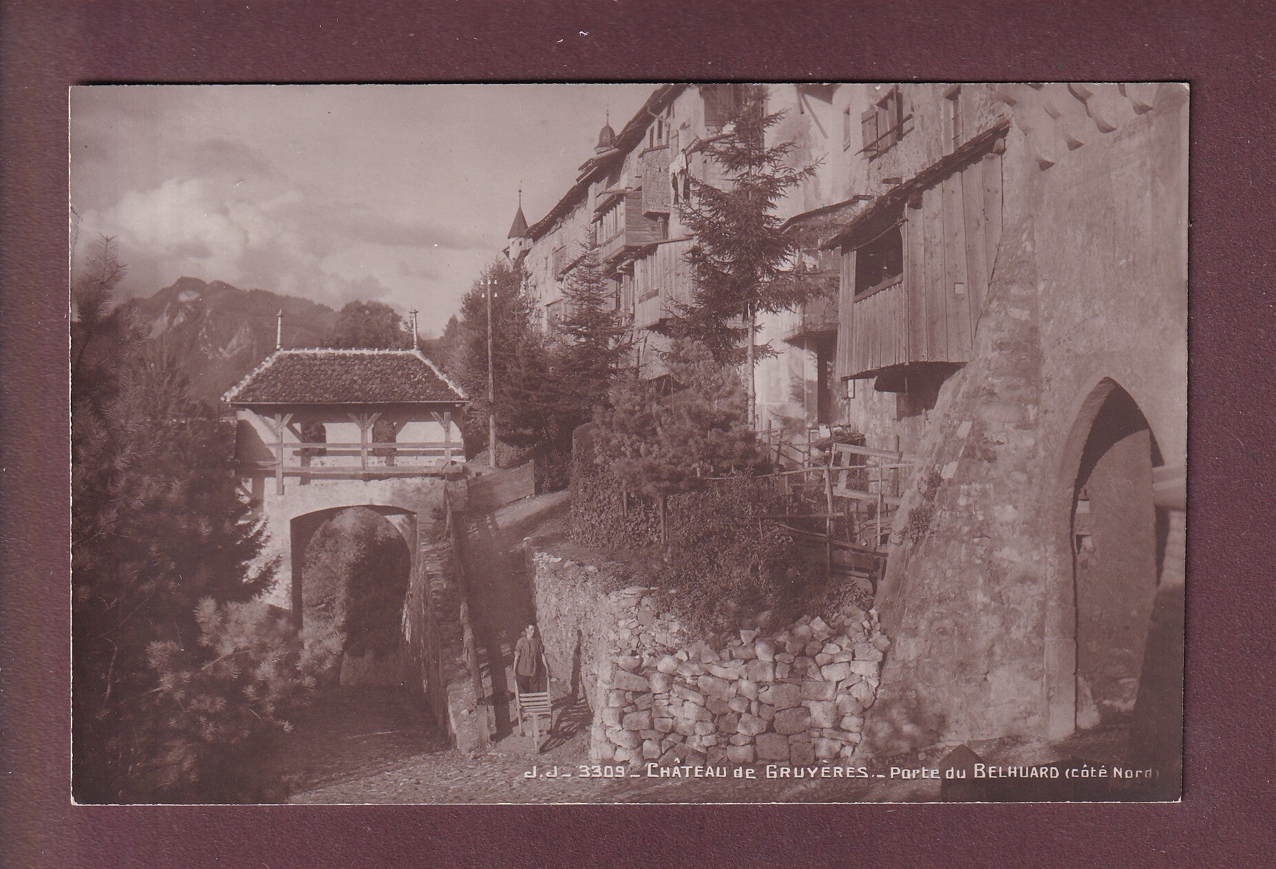 Château de GRUYERES - Porte de Belhuard