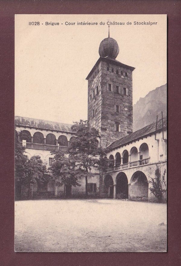 BRIGUE - Cour intérieure du Château