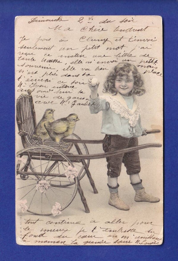 ENFANT - Petite fille et ses poussins
