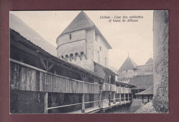 Château de CHILLON - Cour des Oubliettes