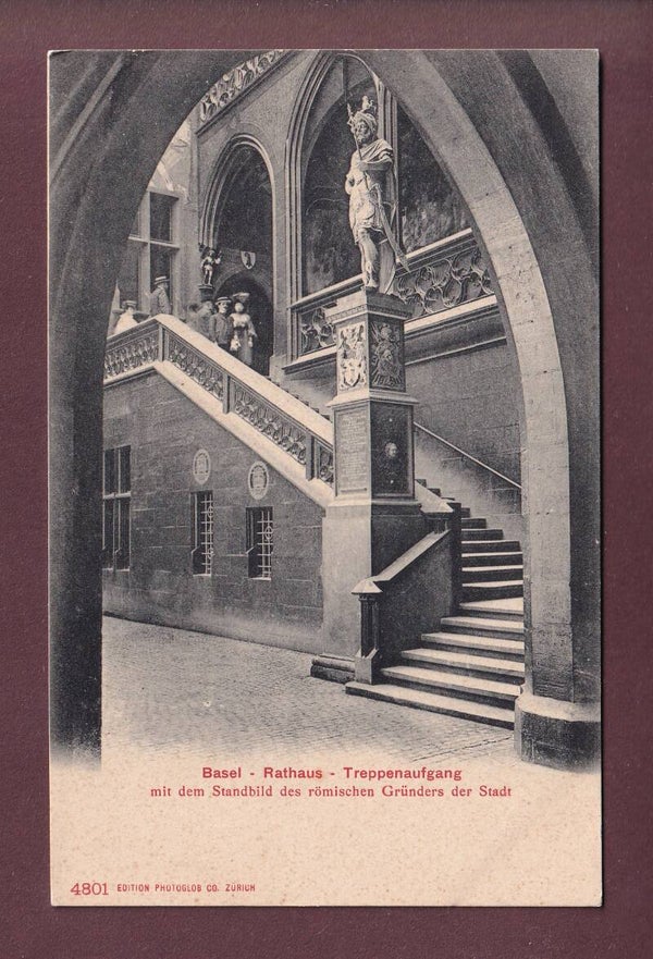 BASEL - Rathaus - Treppenaufgang - Leute