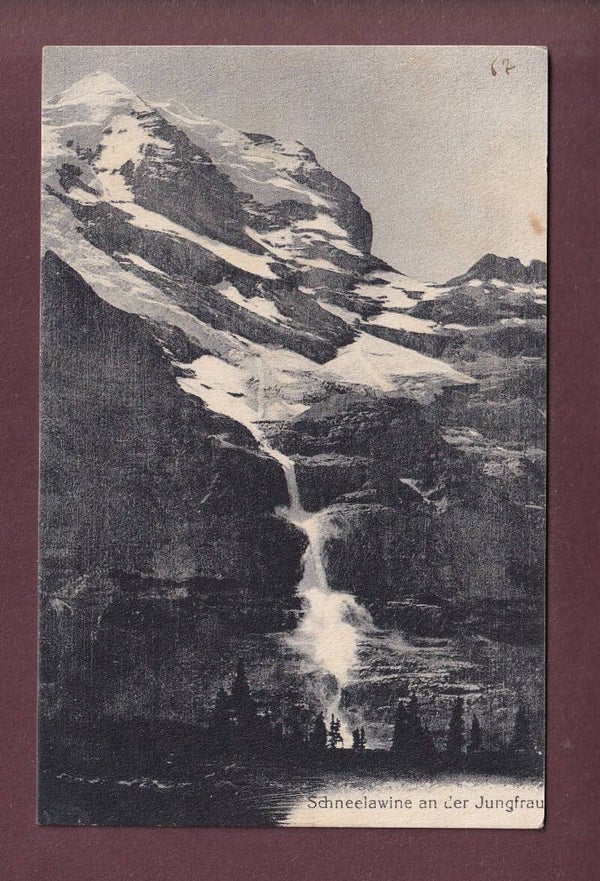 SCHNEELAWINE an der JUNGFRAU