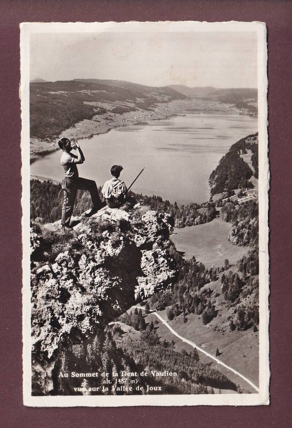 Au sommet de la DENT DE VAULION // pli d'angle //
