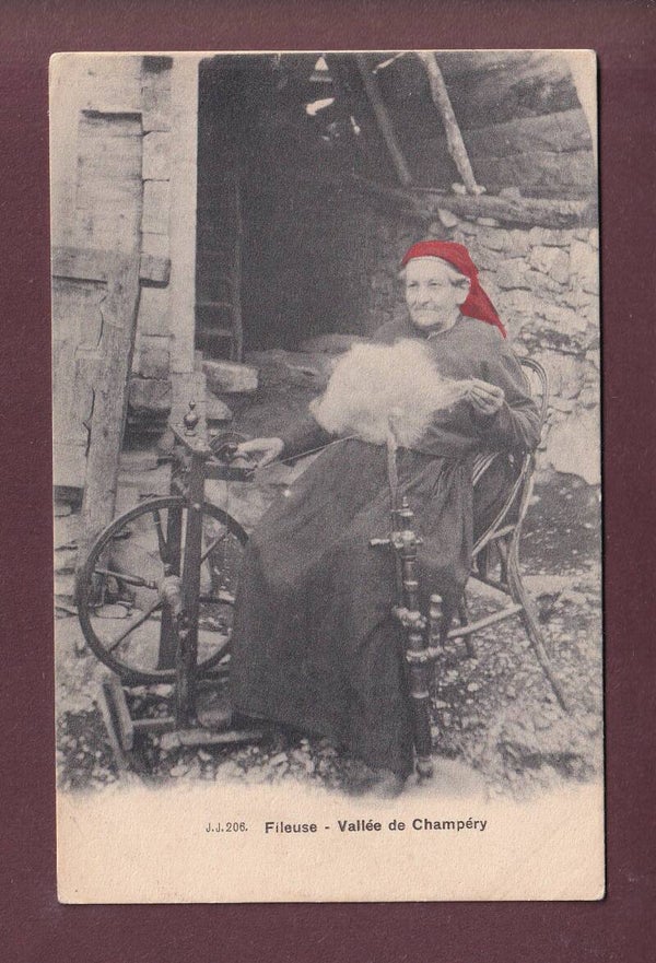 Paysanne de CHAMPERY - Fileuse