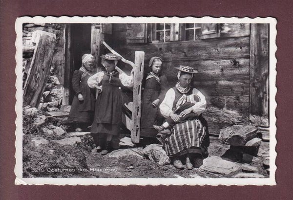 LES HAUDERES - Costumes - 1954
