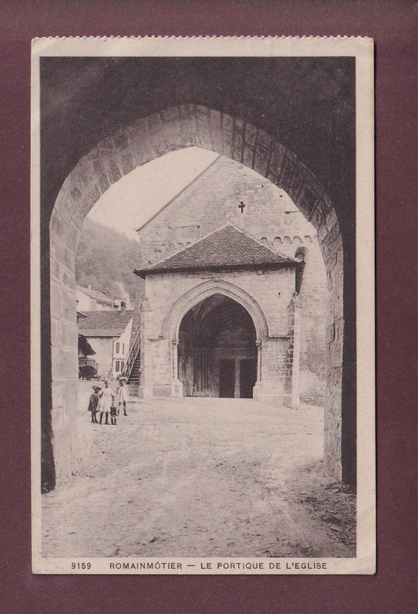 ROMAINMÔTIER - Portique de l'Eglise - Enfants - 1926