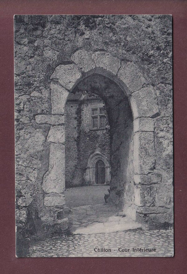 Château de CHILLON - Cour intérieure