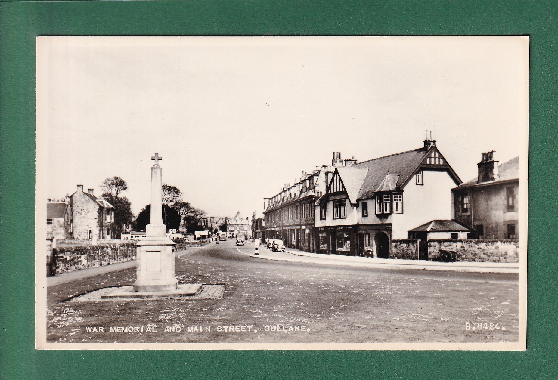 GULLANE - Main street - War memorial