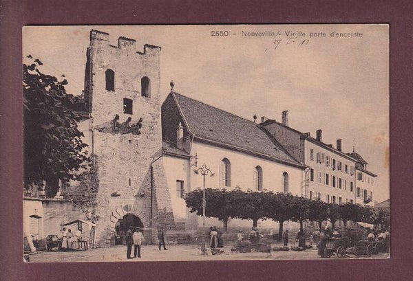 NEUVEVILLE - Porte d'enceinte - Marché - 1911