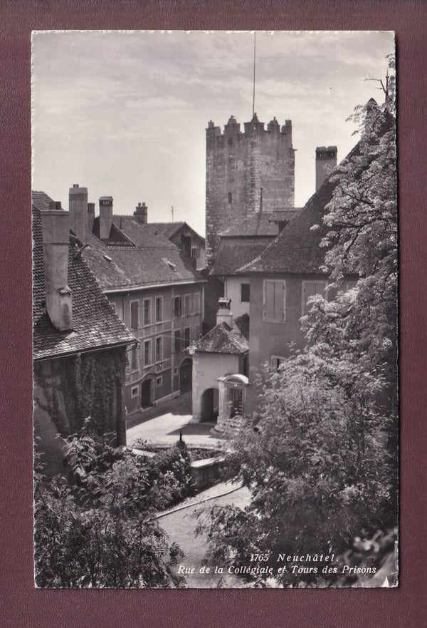 NEUCHÂTEL - Rue de la Collégiale - Tour des Prisons - 1962