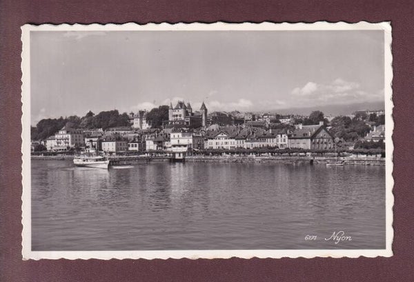 NYON vu du lac - 1957 // pli d'angle //