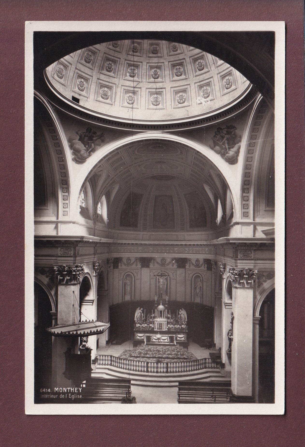 MONTHEY - Intérieur de l'Eglise