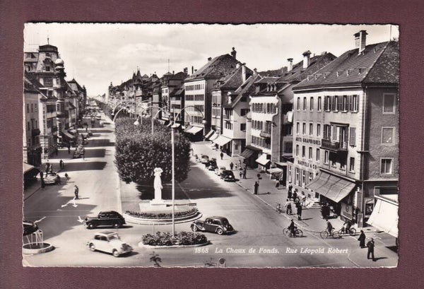 LA CHAUX-DE-FONDS - Rue Léopold Robert avec trafic