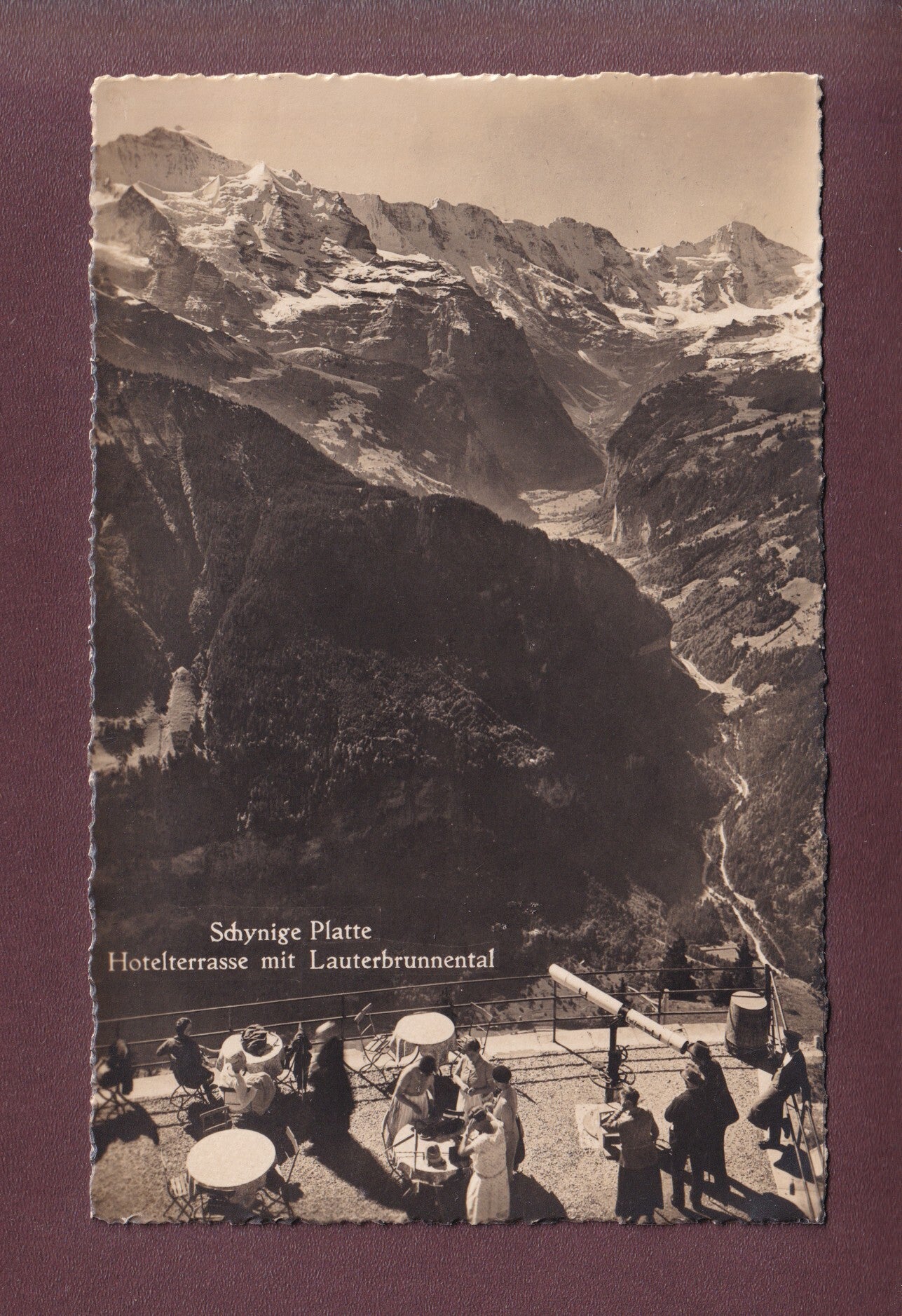 SCHYNIGE PLATTE - Hotelterrasse - Lauterbrunnental