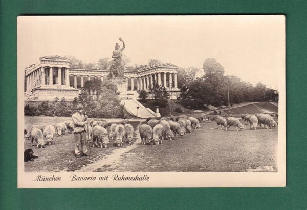 MÜNCHEN - Bavaria mit Ruhmeshalle - Schafherde