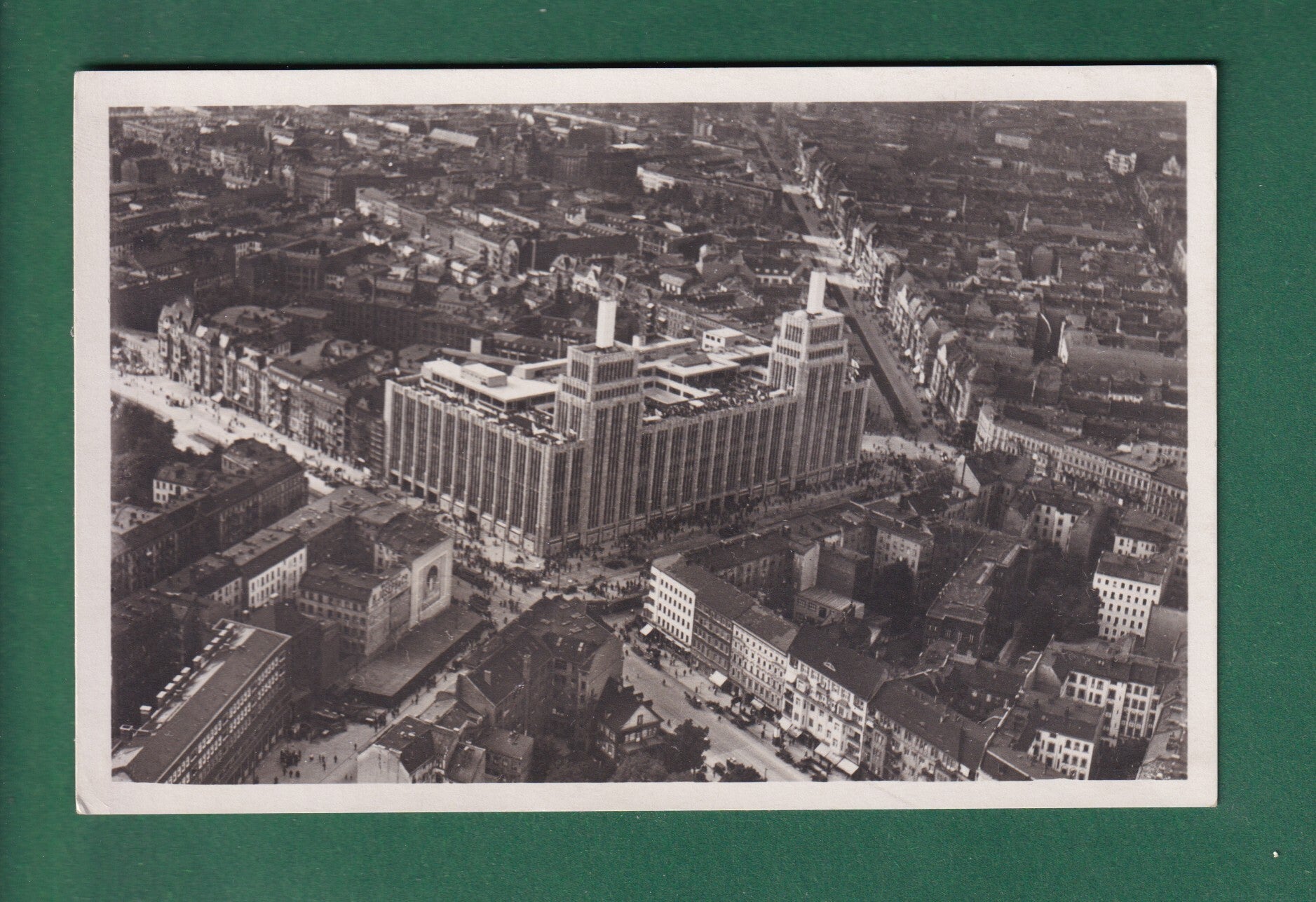 BERLIN - Hermannplatz - Flugaufnahme